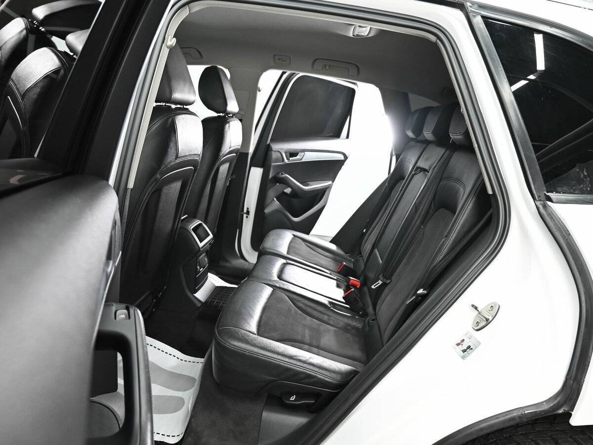 Audi Q5, 2010 Фото №15