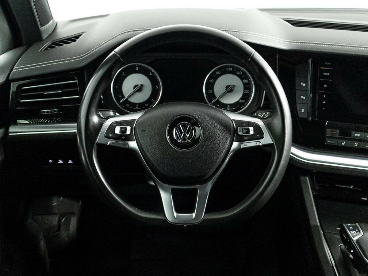 Volkswagen Touareg, 2018 Фото №24