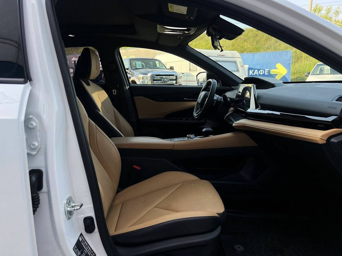 Changan UNI-V, 2023 Фото №12