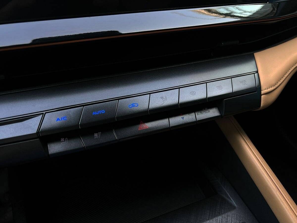 Changan UNI-V, 2023 Фото №15