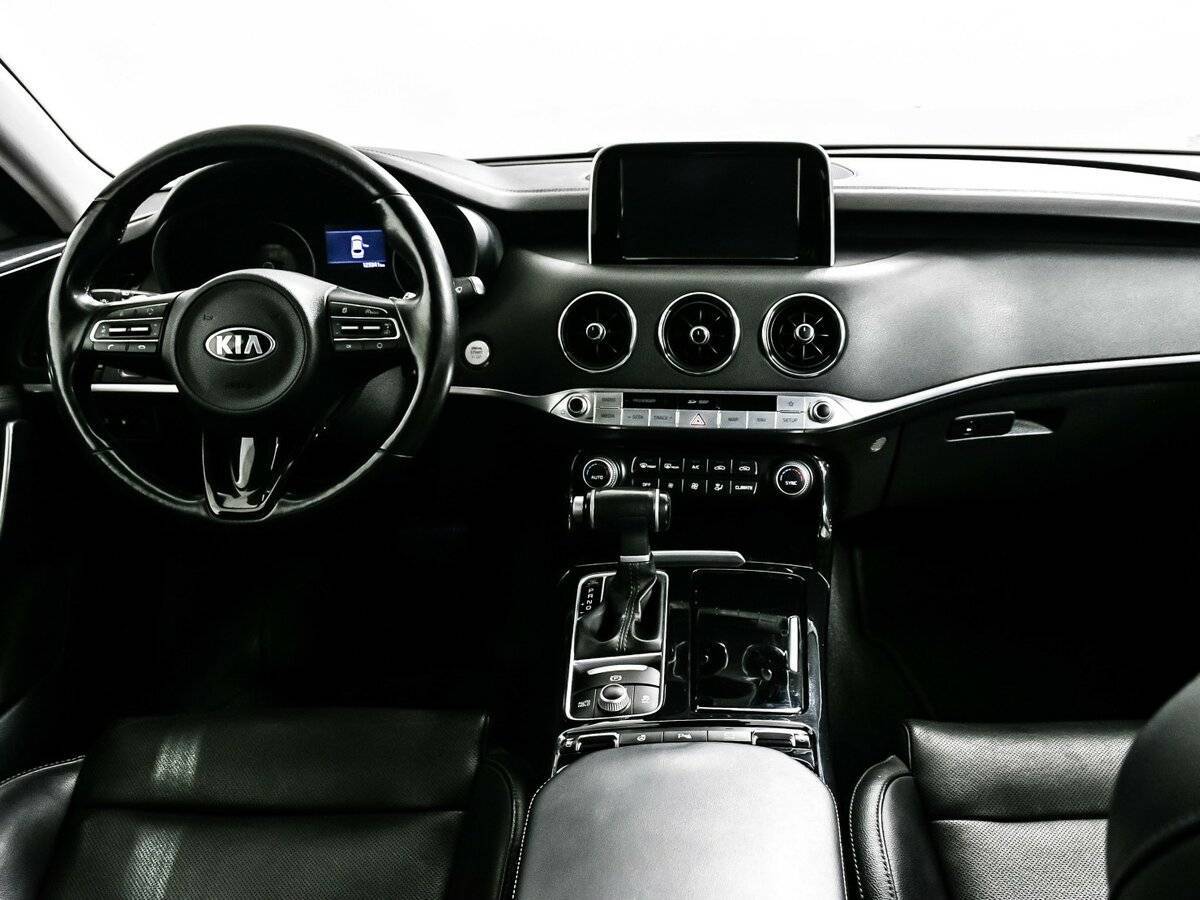 Kia Stinger, 2018 Фото №11