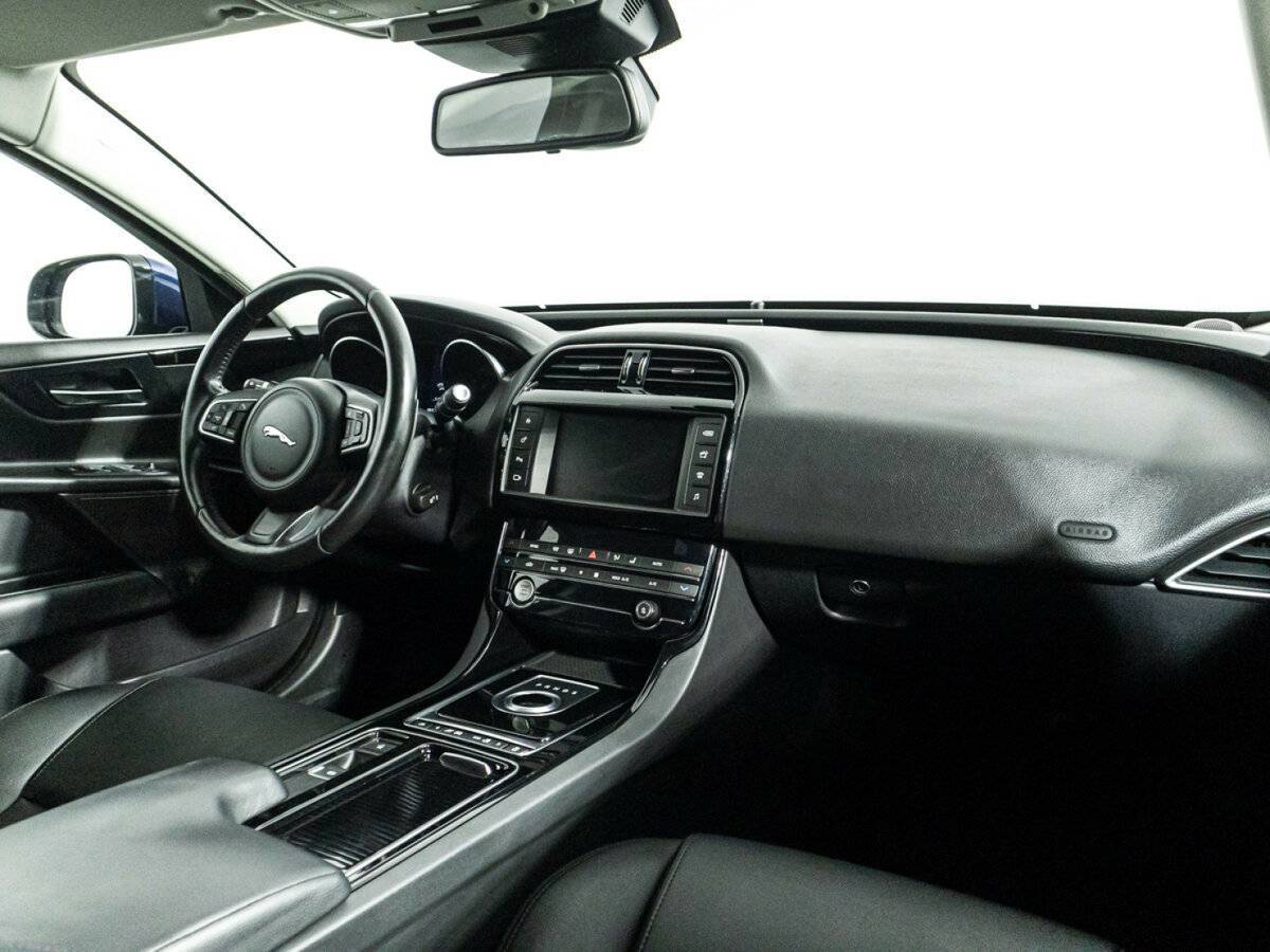 Jaguar XE, 2015 Фото №9