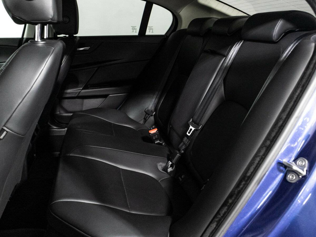 Jaguar XE, 2015 Фото №10