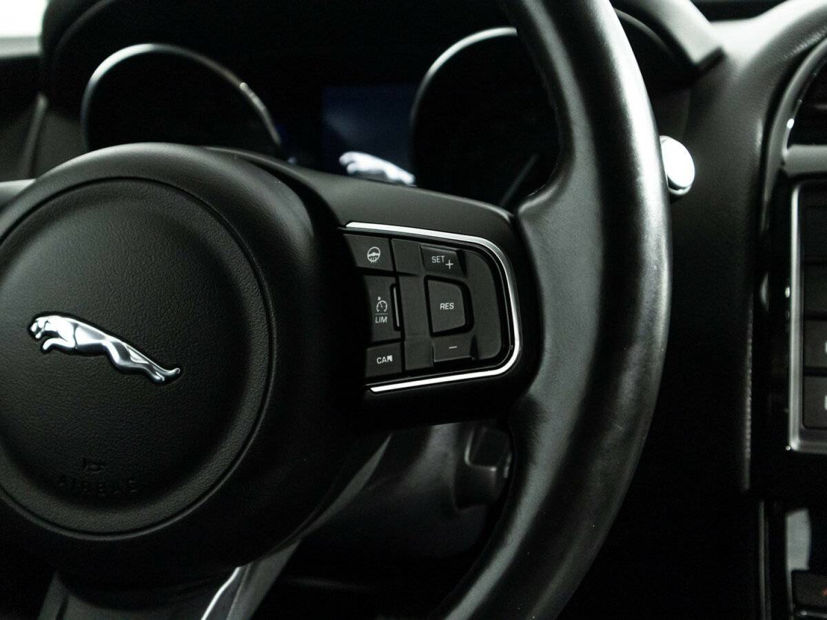 Jaguar XE, 2015 Фото №21