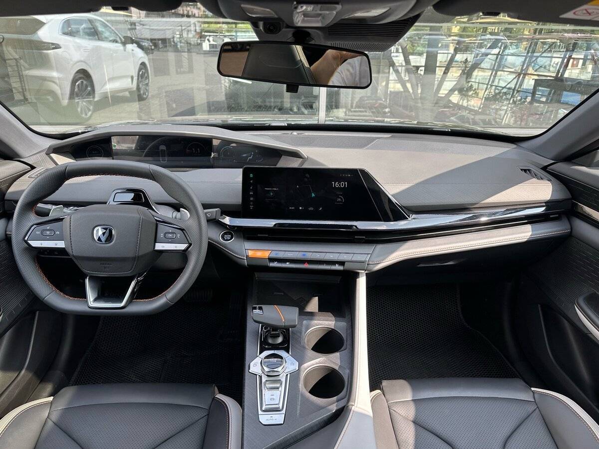 Changan UNI-V, 2024 Фото №9