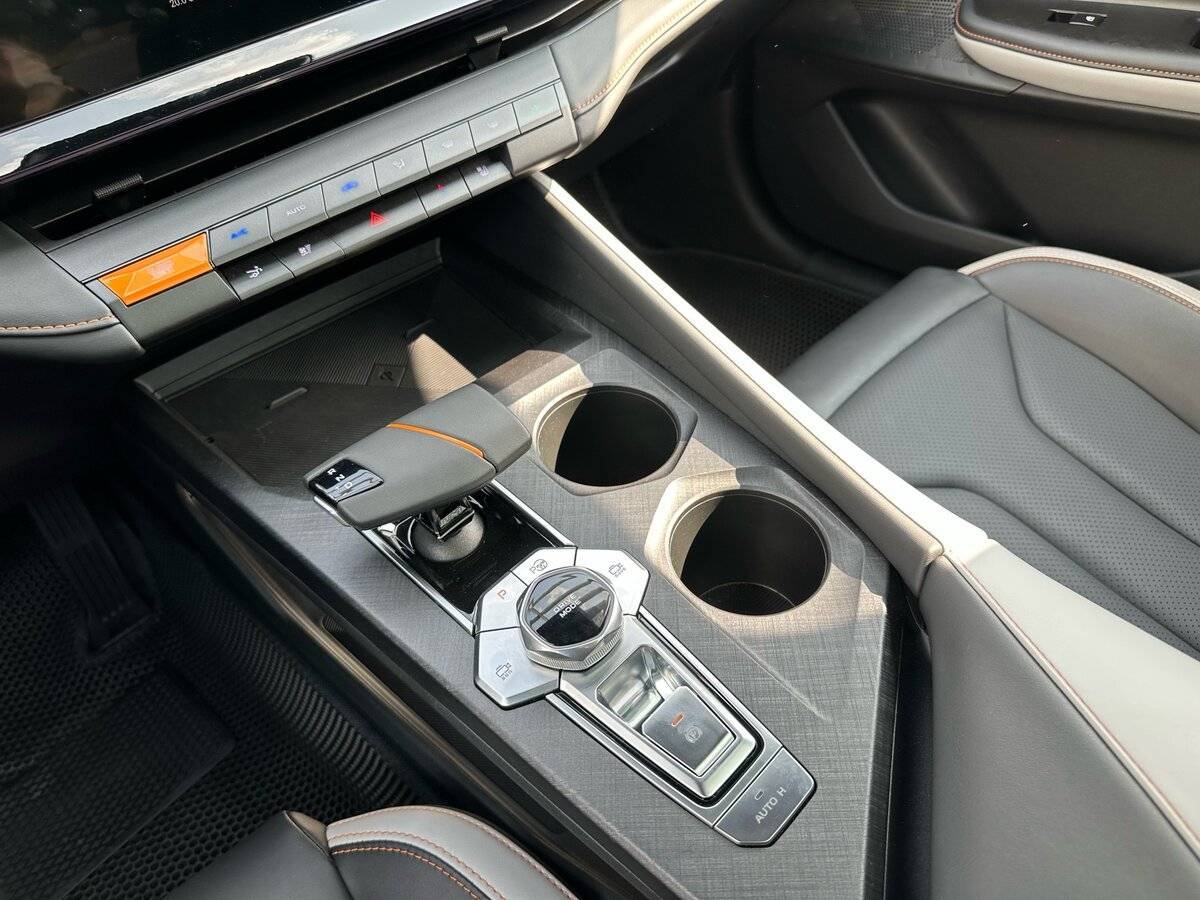 Changan UNI-V, 2024 Фото №21