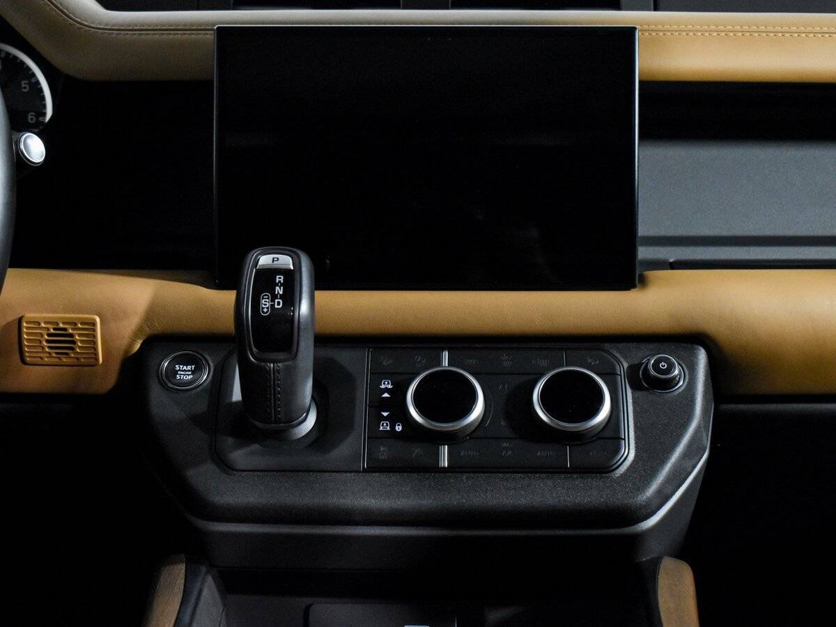 Land Rover Defender 110, 2023 Фото №13
