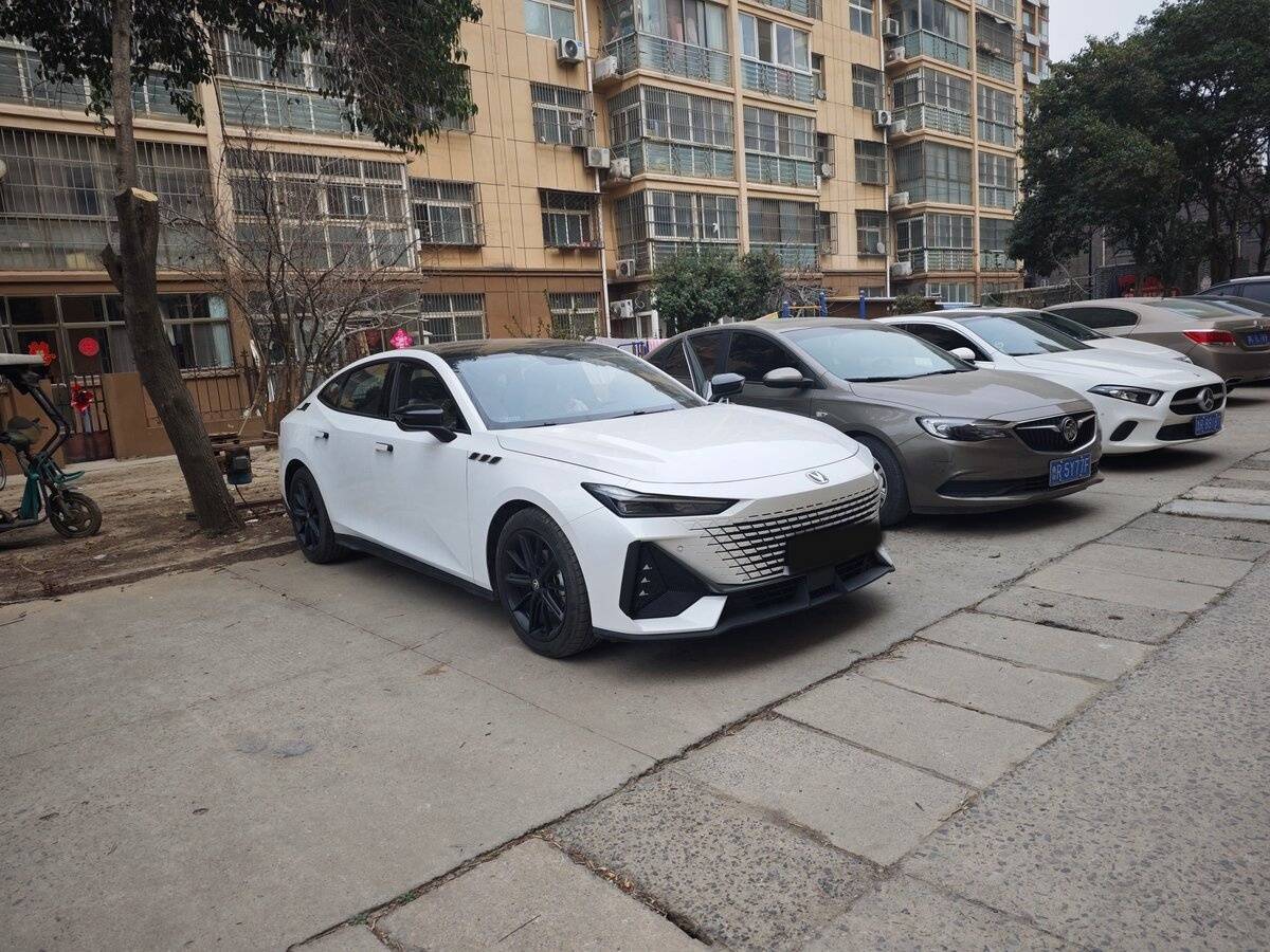 Changan UNI-V, 2022 - 18 000 км. | Фото №2