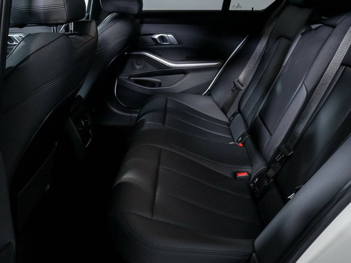 BMW 3 серии 330i, 2020 Фото №10