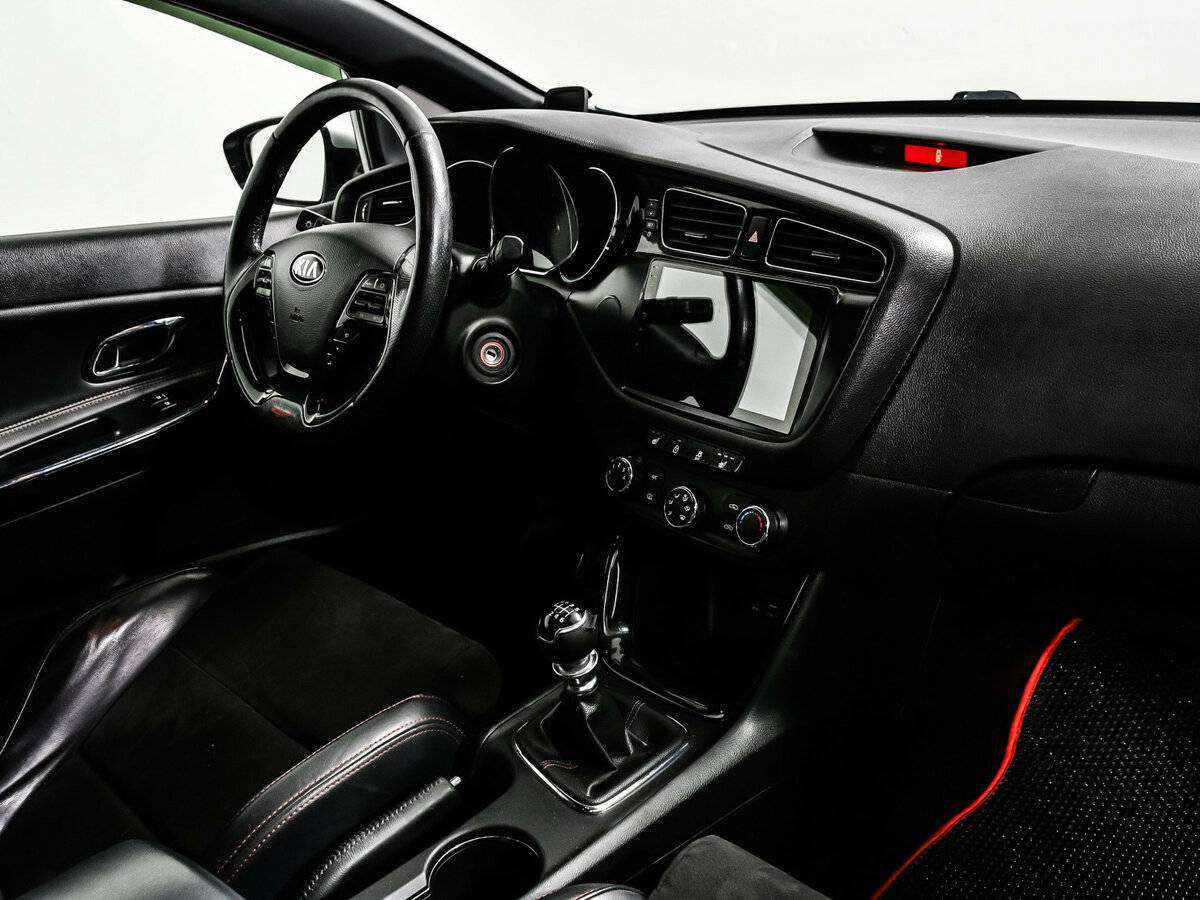 Kia Ceed GT, 2015 Фото №9