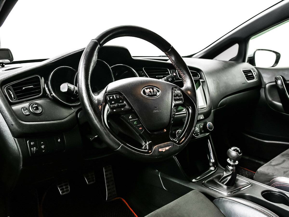 Kia Ceed GT, 2015 Фото №12