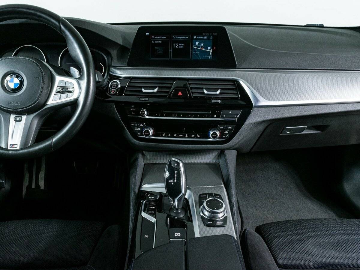 BMW 5 серии 520d xDrive, 2019 Фото №12