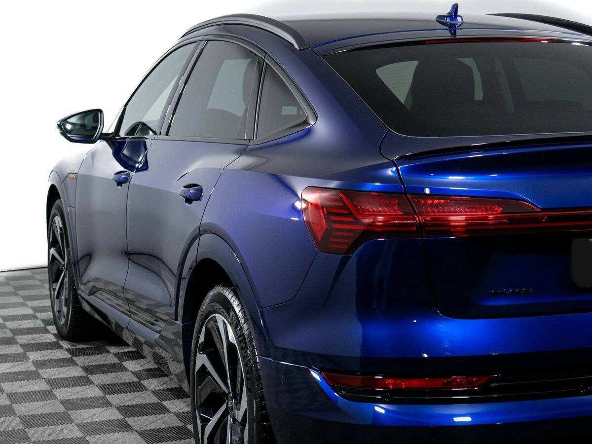 Audi e-tron Sportback 55, 2022 Фото №20