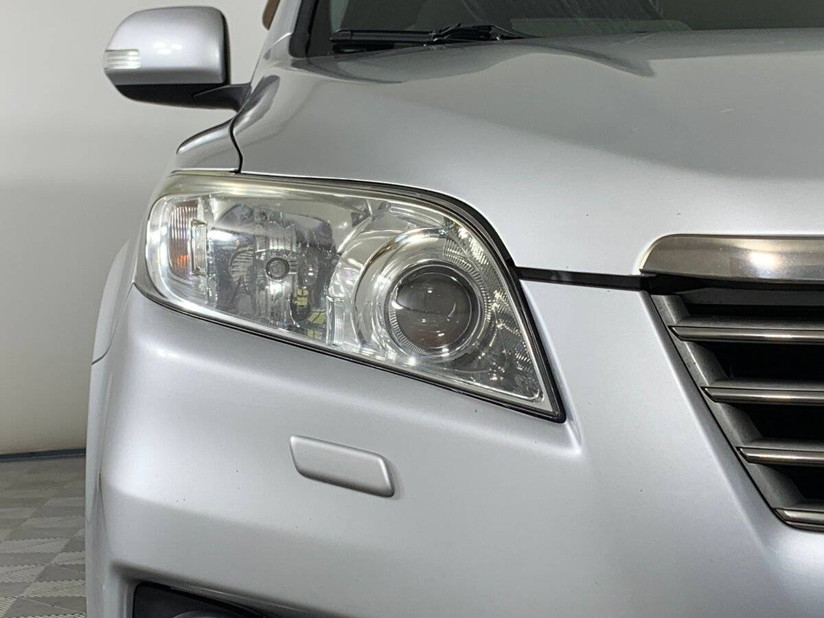 Toyota RAV4, 2010 Фото №10