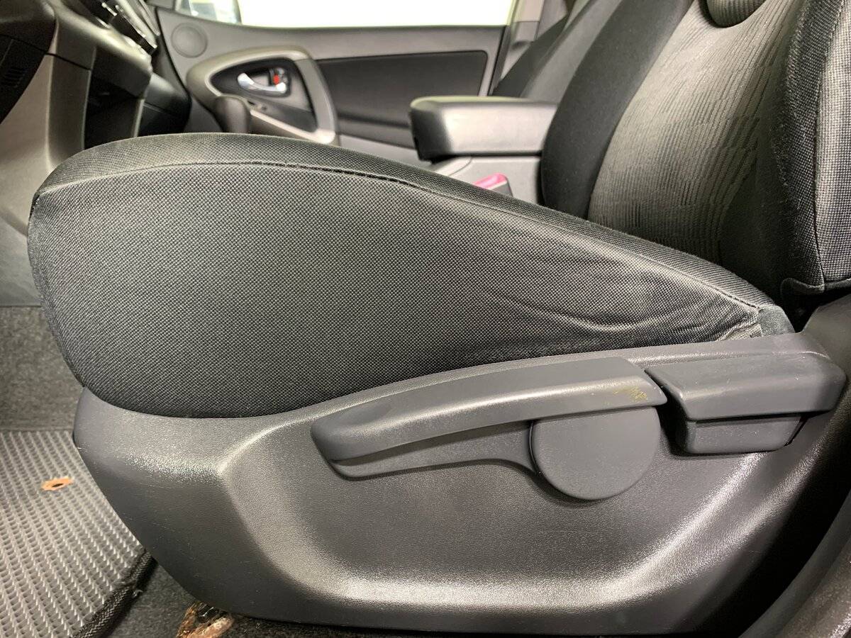 Toyota RAV4, 2010 Фото №16