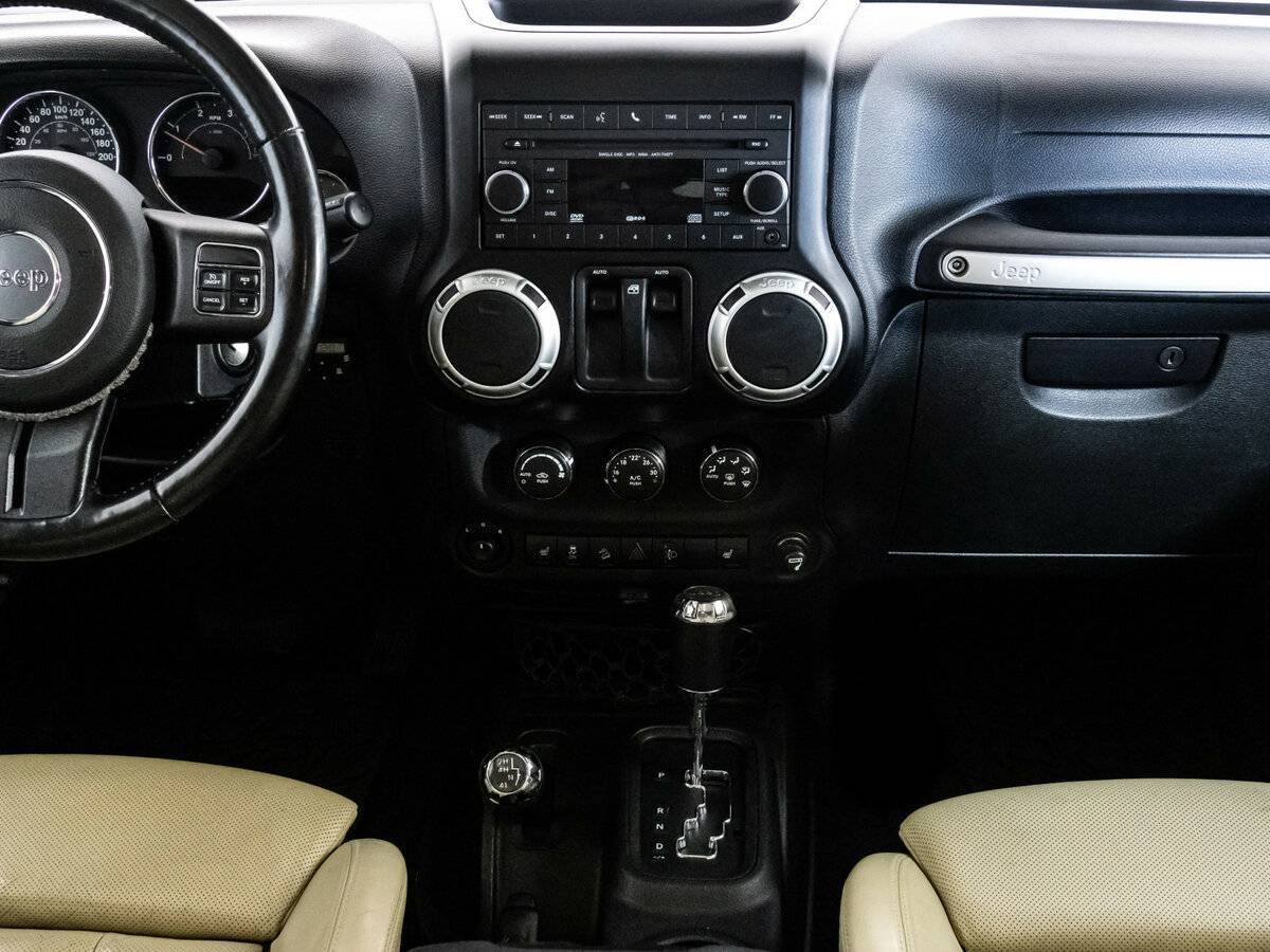 Jeep Wrangler, 2011 Фото №16