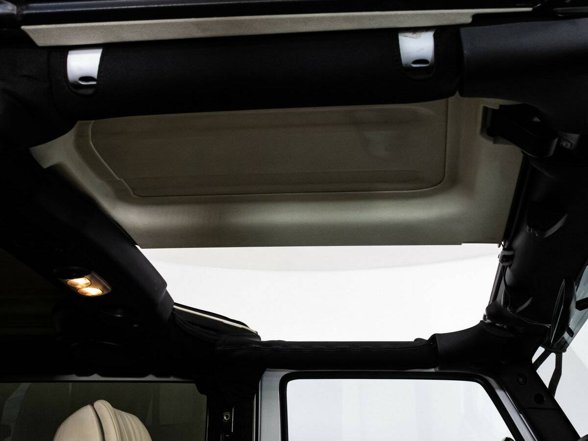 Jeep Wrangler, 2011 Фото №25