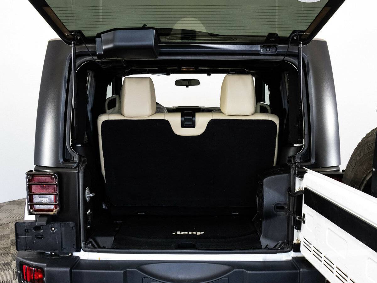 Jeep Wrangler, 2011 Фото №27