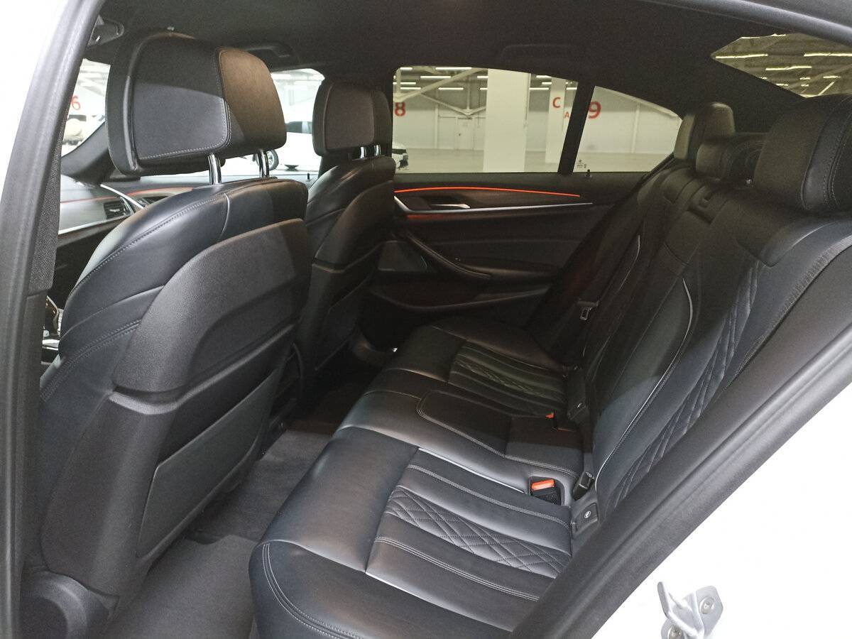 BMW 5 серии 530d xDrive, 2018 Фото №12