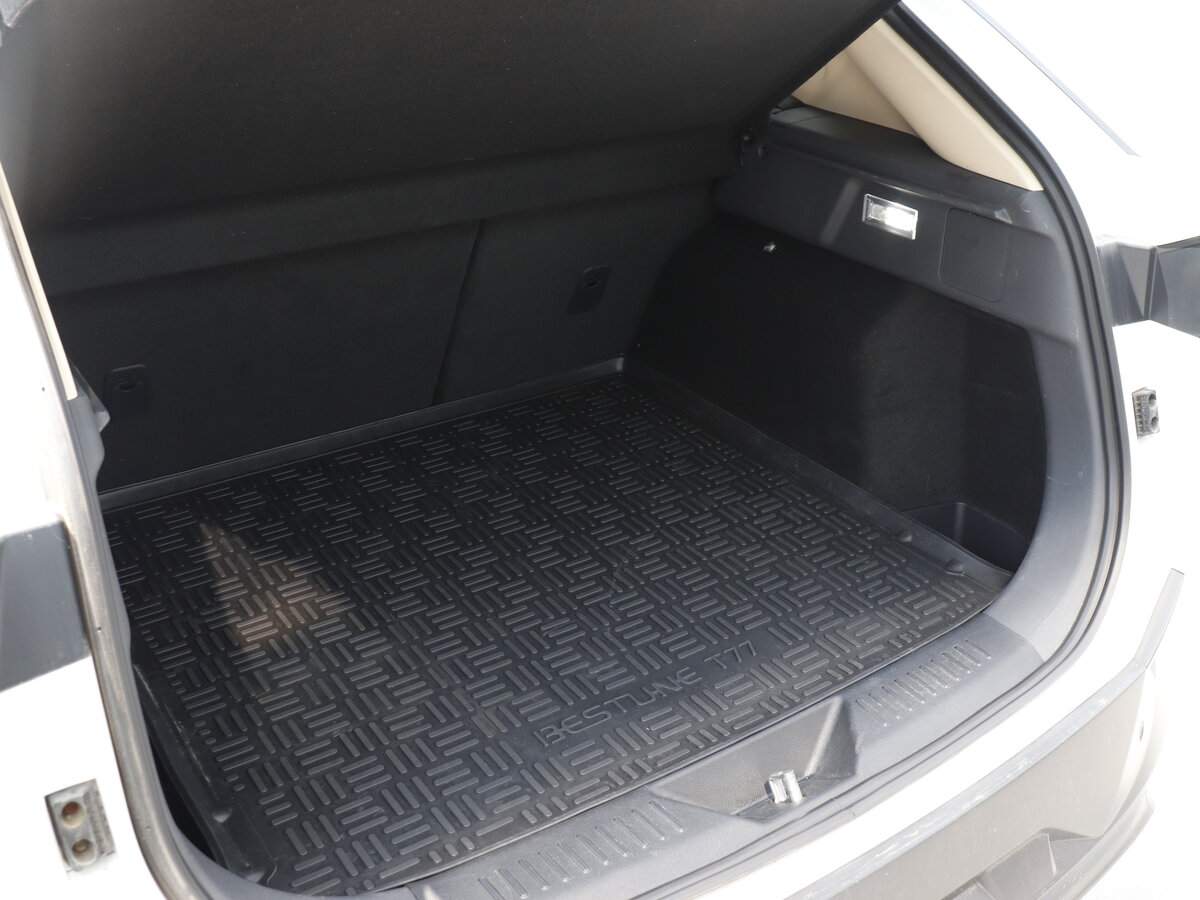 FAW Bestune T77, 2023 Фото №17