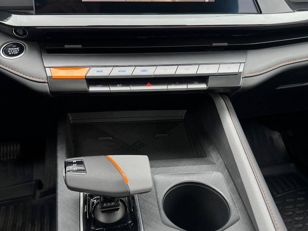 Changan UNI-V, 2023 Фото №10