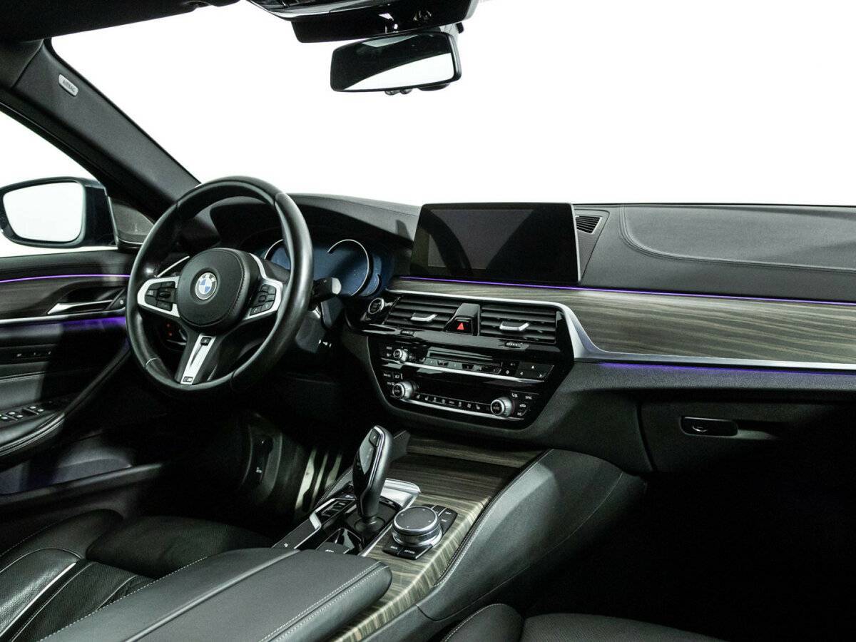 BMW 5 серии 530d xDrive, 2017 Фото №9