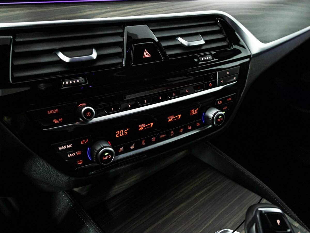 BMW 5 серии 530d xDrive, 2017 Фото №23