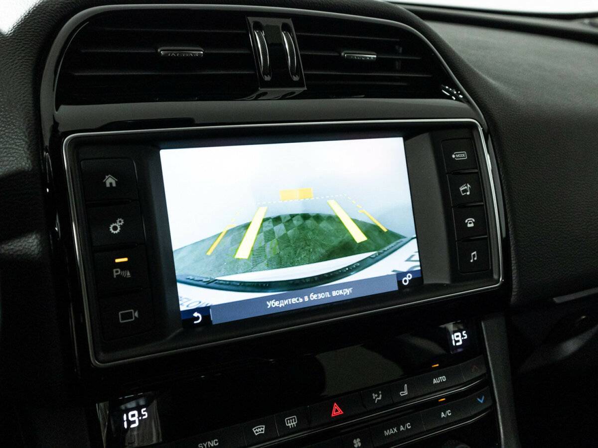 Jaguar F-Pace, 2017 Фото №18