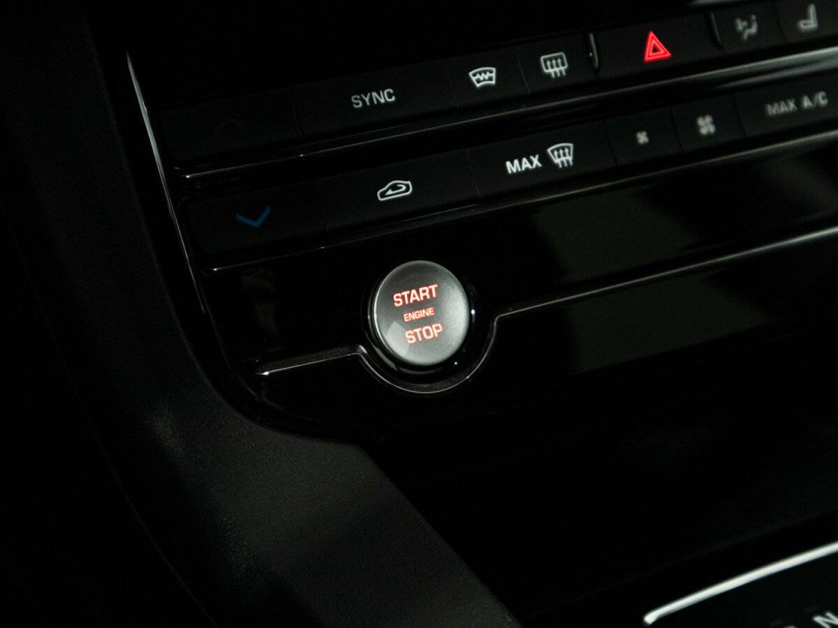 Jaguar F-Pace, 2017 Фото №23