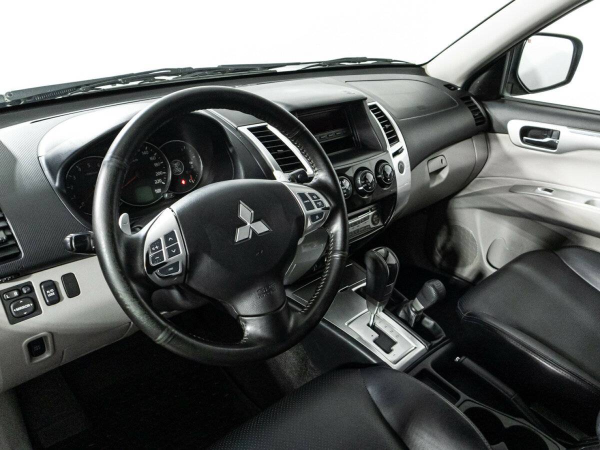 Mitsubishi Pajero Sport, 2011 Фото №11