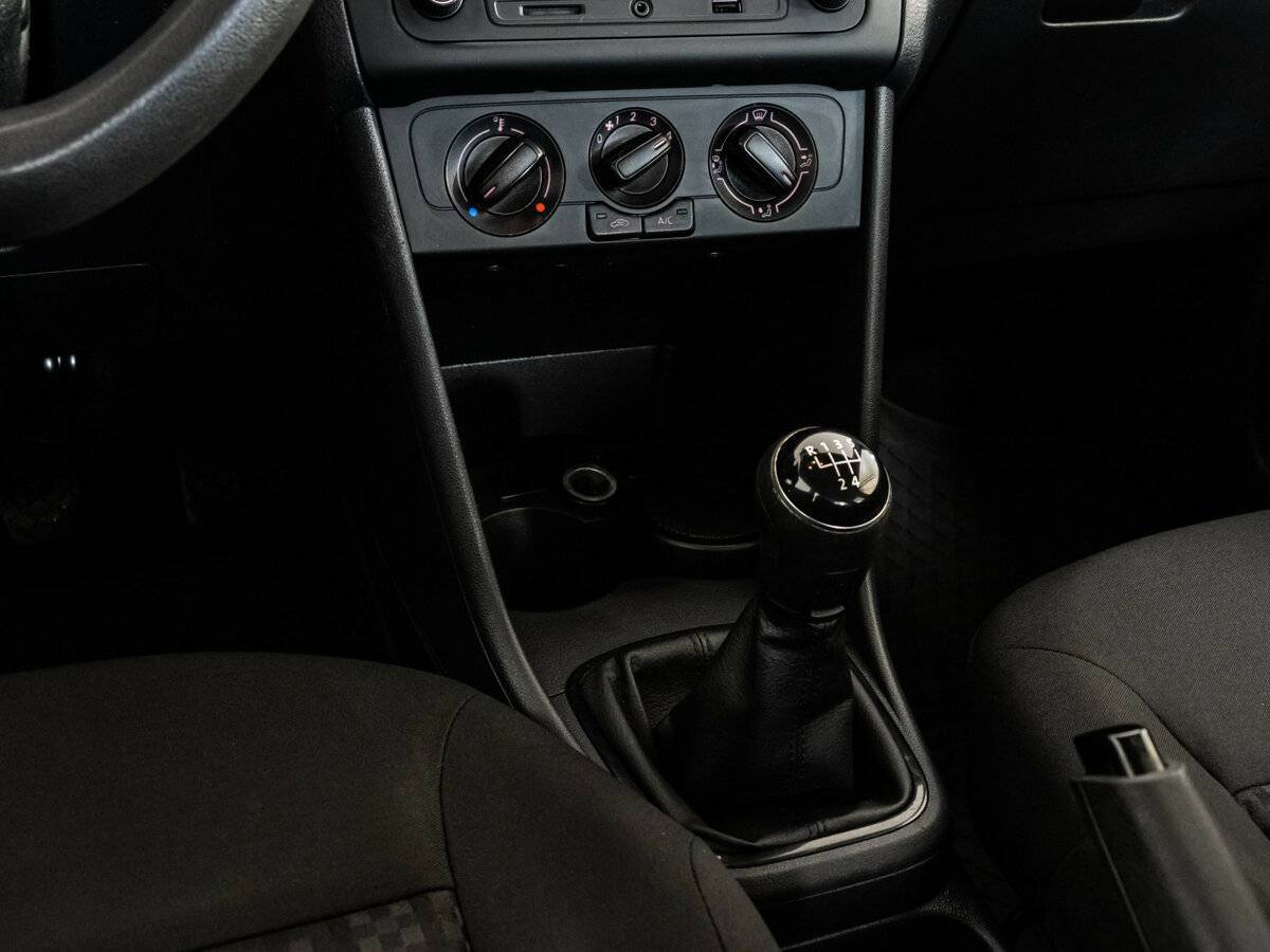 Volkswagen Polo, 2017 Фото №12