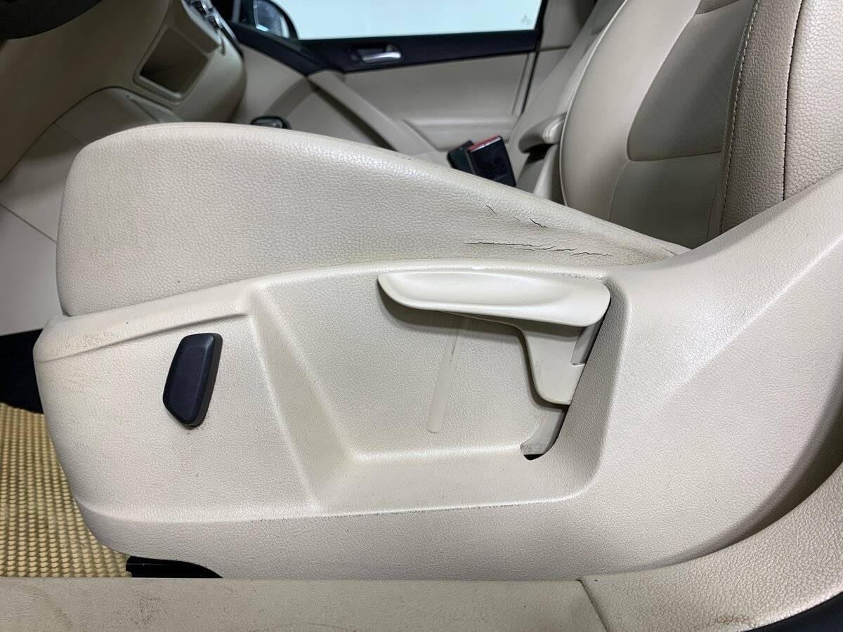 Volkswagen Tiguan, 2010 Фото №16