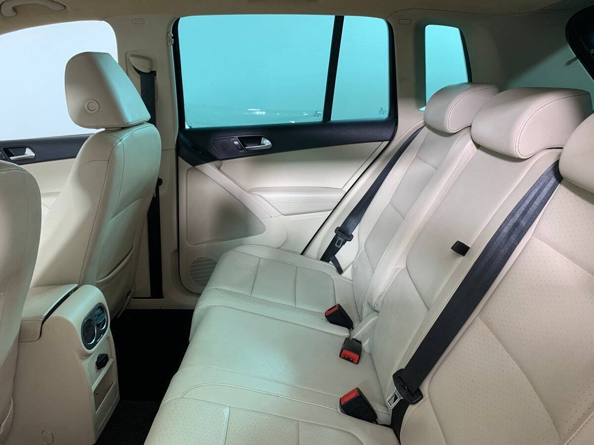 Volkswagen Tiguan, 2010 Фото №18