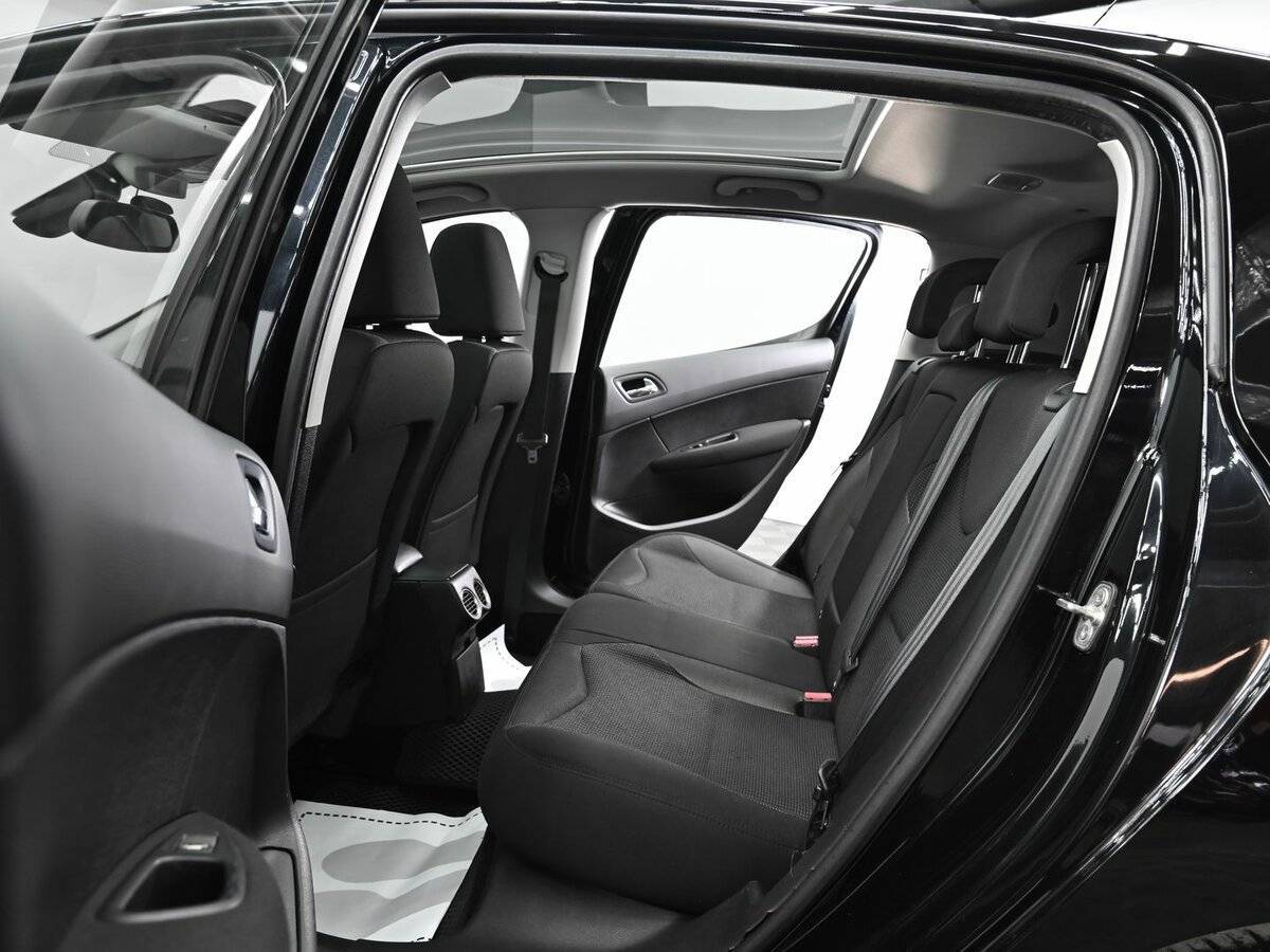 Peugeot 308, 2011 Фото №15