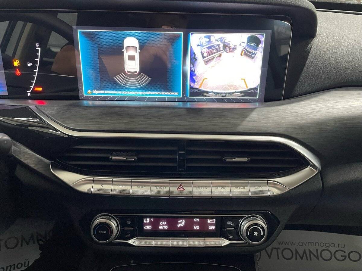 FAW Bestune T77, 2023 Фото №16