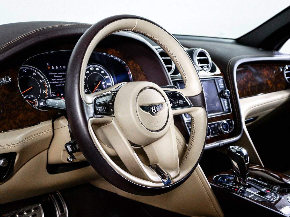 Bentley Bentayga, 2016 Фото №23