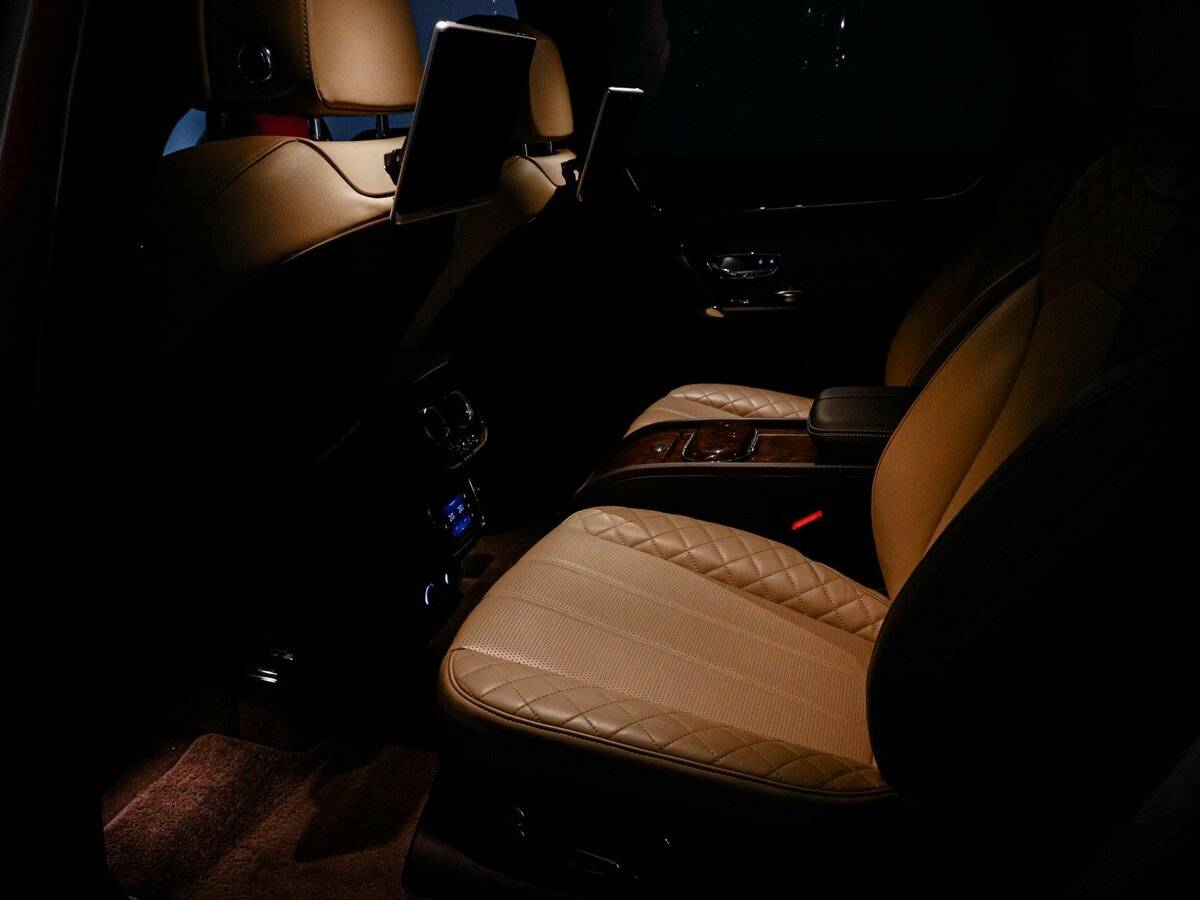 Bentley Bentayga, 2016 Фото №33