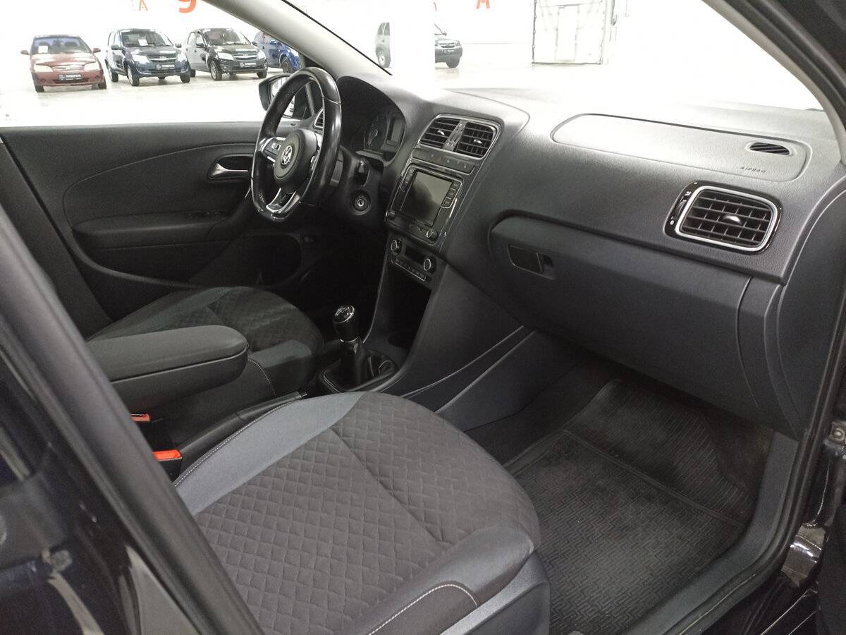 Volkswagen Polo, 2018 Фото №11