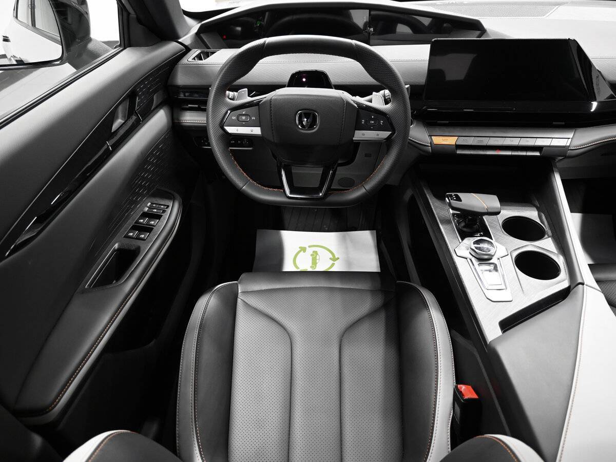 Changan UNI-V, 2023 Фото №11