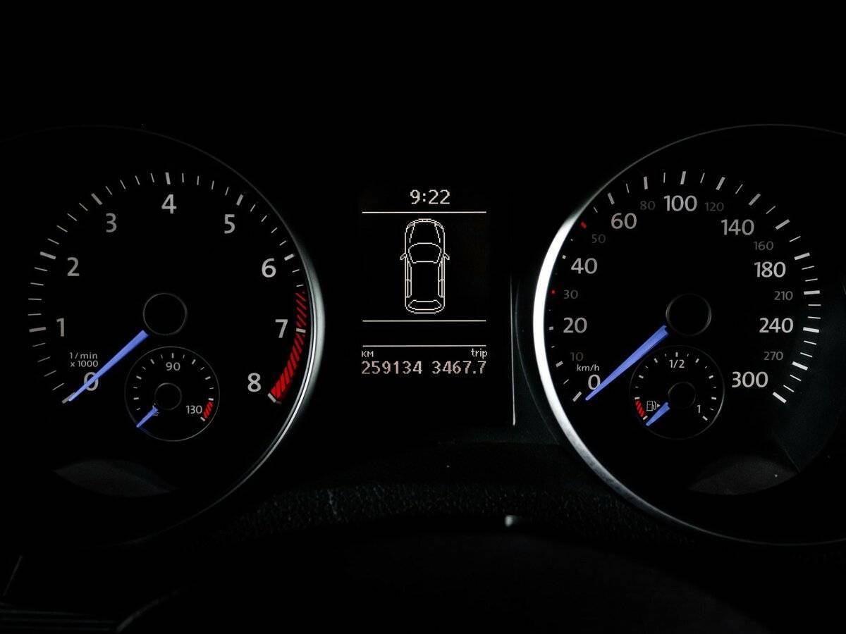 Volkswagen Golf R, 2012 Фото №11