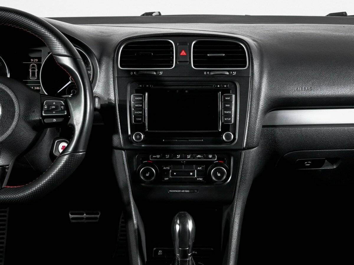 Volkswagen Golf R, 2012 Фото №13