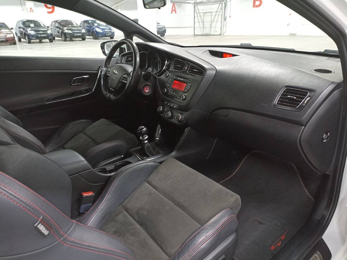Kia Ceed GT, 2014 Фото №11