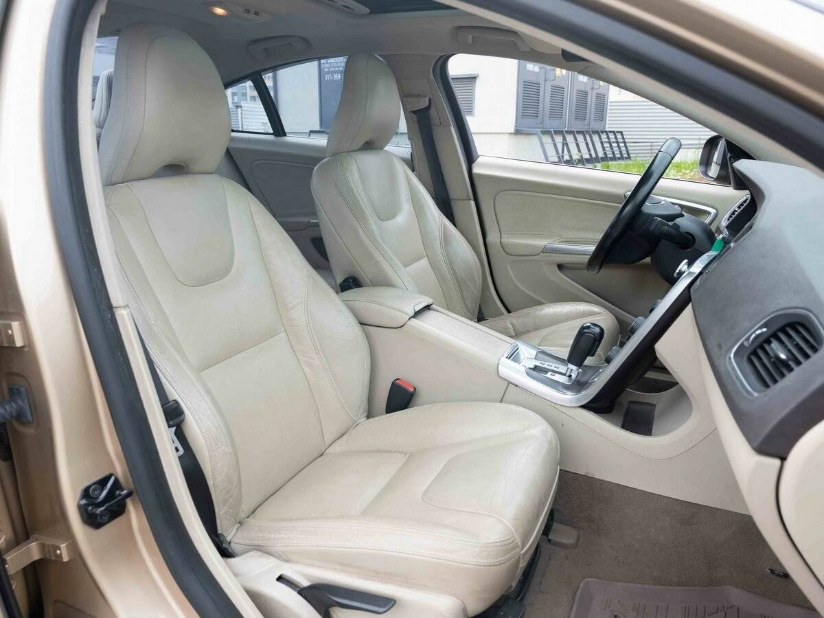 Volvo S60, 2011 Фото №10