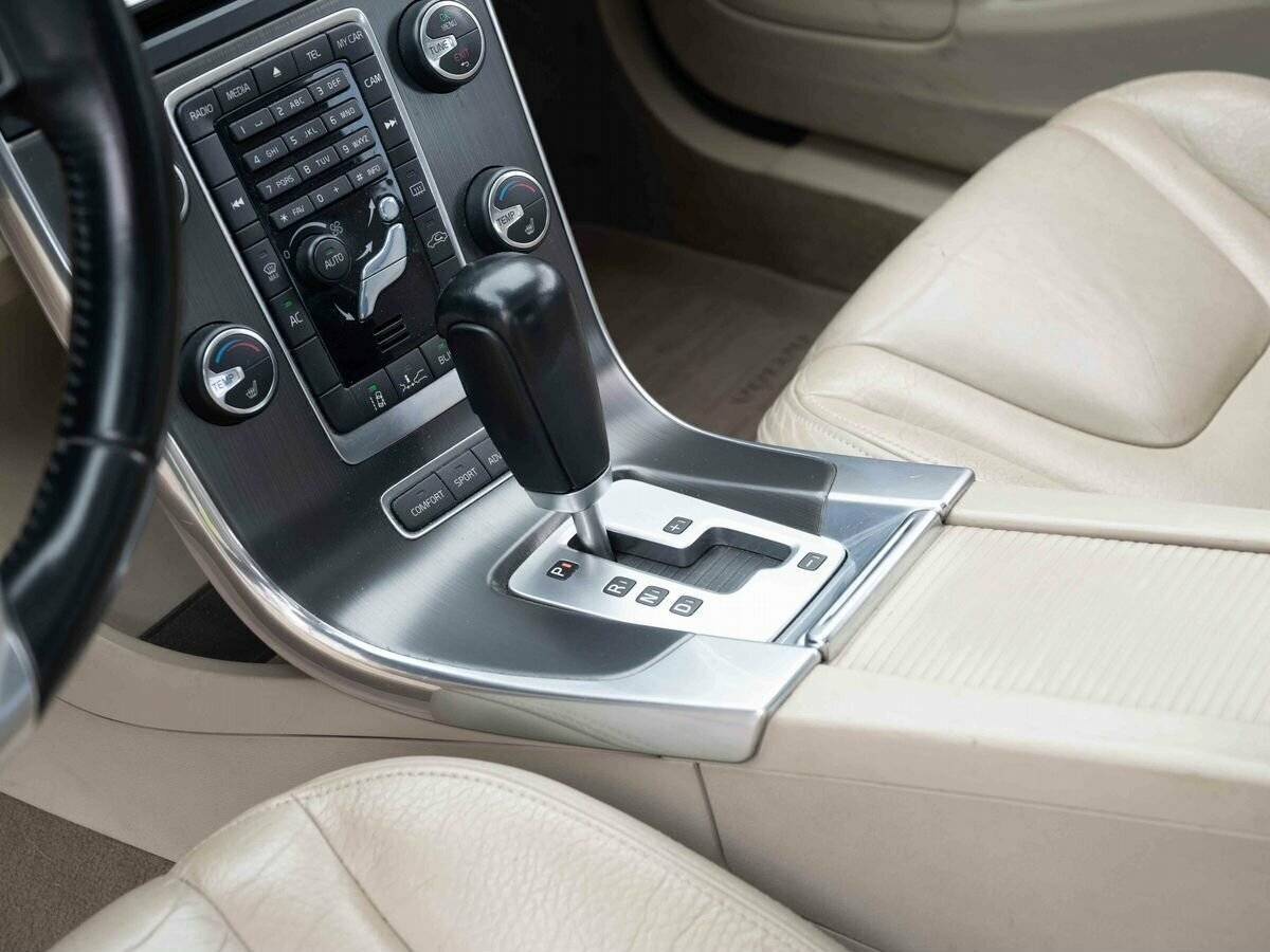 Volvo S60, 2011 Фото №18