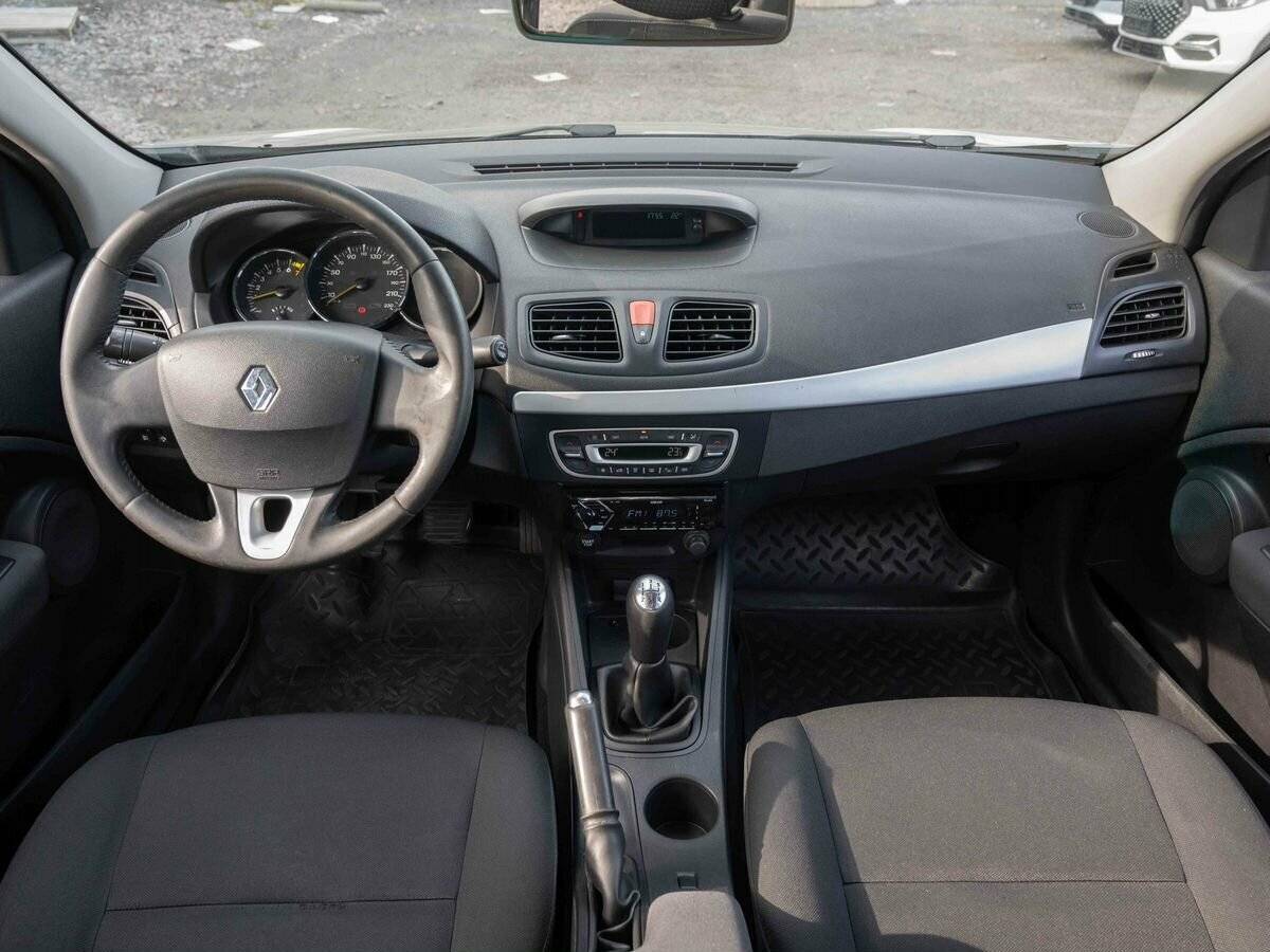 Renault Fluence, 2010 Фото №13