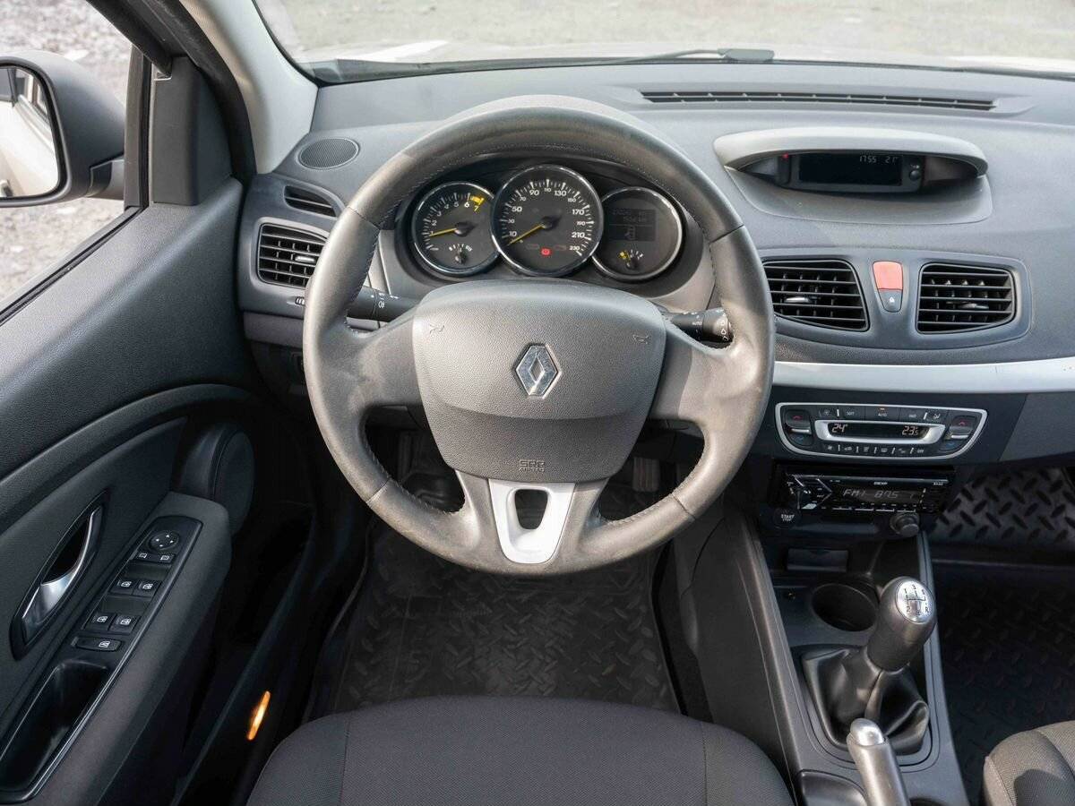Renault Fluence, 2010 Фото №14