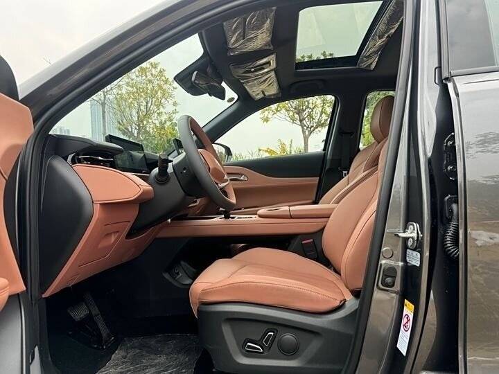 Changan UNI-Z iDD, 2024 Фото №16