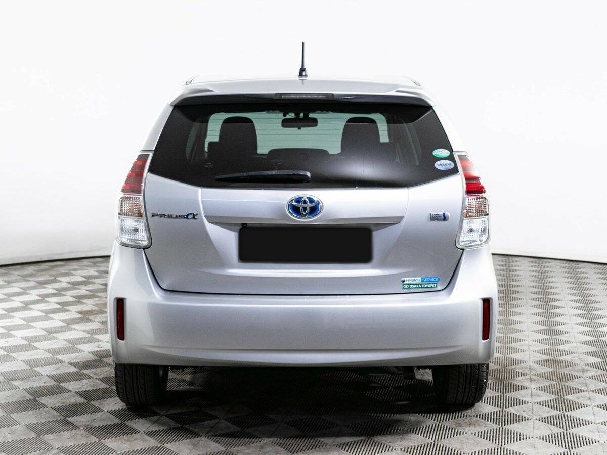 Toyota Prius Alpha, 2017 - 108 500 км. | Фото №6