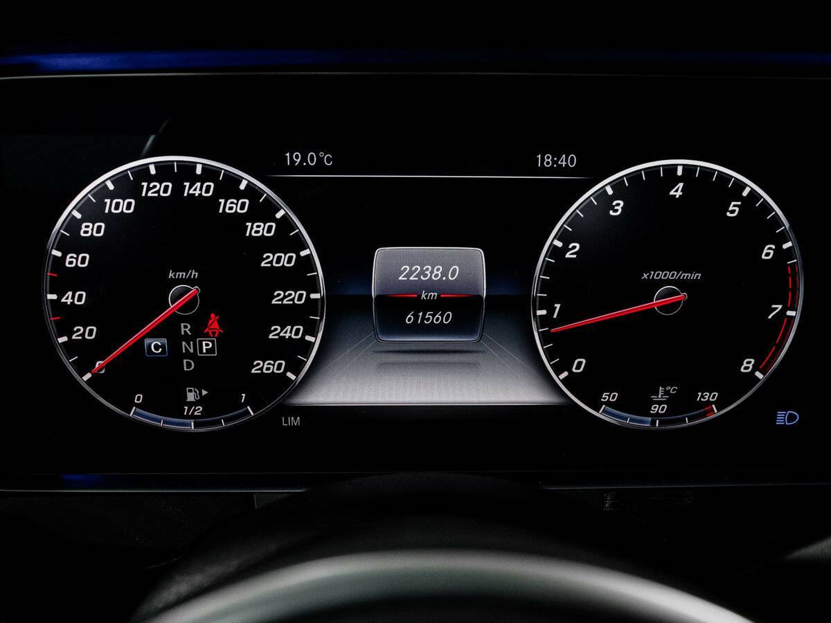 Mercedes-Benz E-Класс 200, 2018 Фото №11