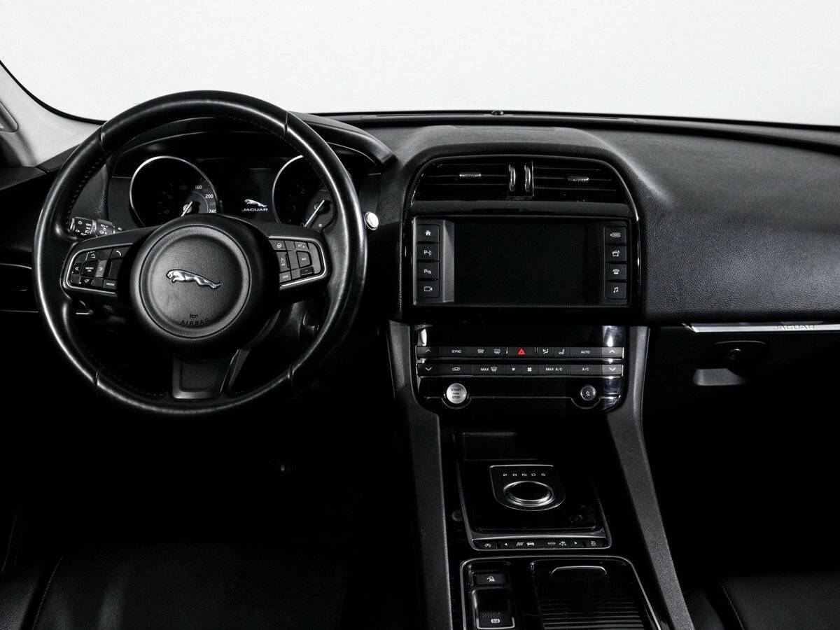 Jaguar F-Pace, 2016 Фото №9